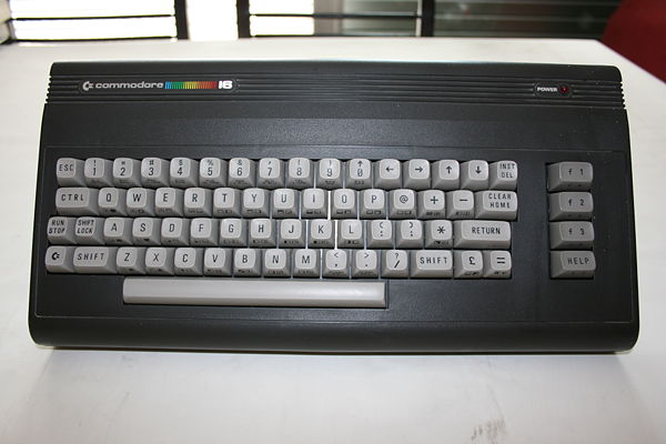 Commodore 16 - Vista desde arriba del ordenador