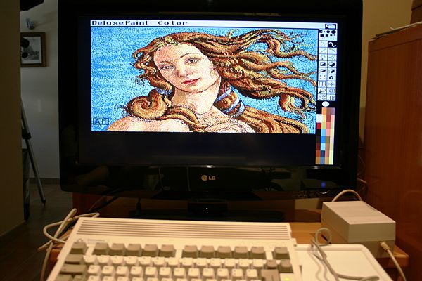 Amiga 600HD - Deluxe PAINT III