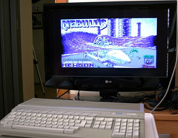 Atari 520ST - Ejecutando Nebulus.