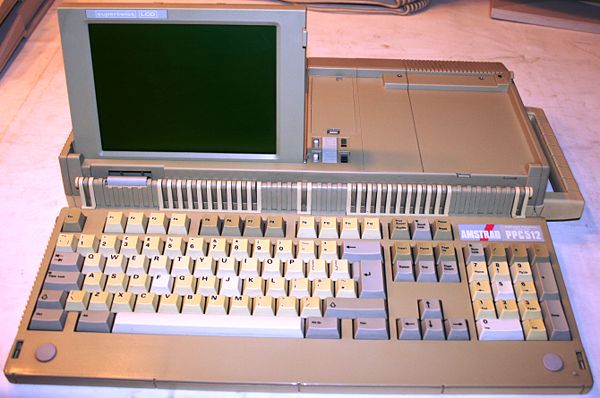 Amstrad PPC 512 - La inclinación de la pantalla se puede ajustar a cualquier ángulo.