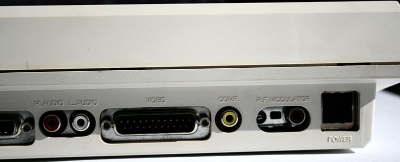 Imagen:A600HD-Conectores2.jpg