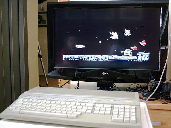 Atari 520ST - Ejecutando R-TYPE.
