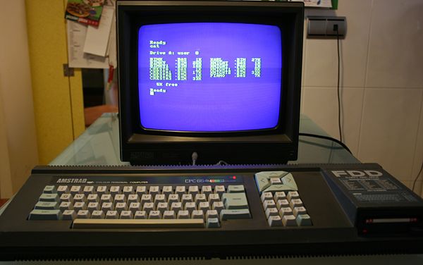 Amstrad CPC 664: La unidad de disco funciona correctamente.